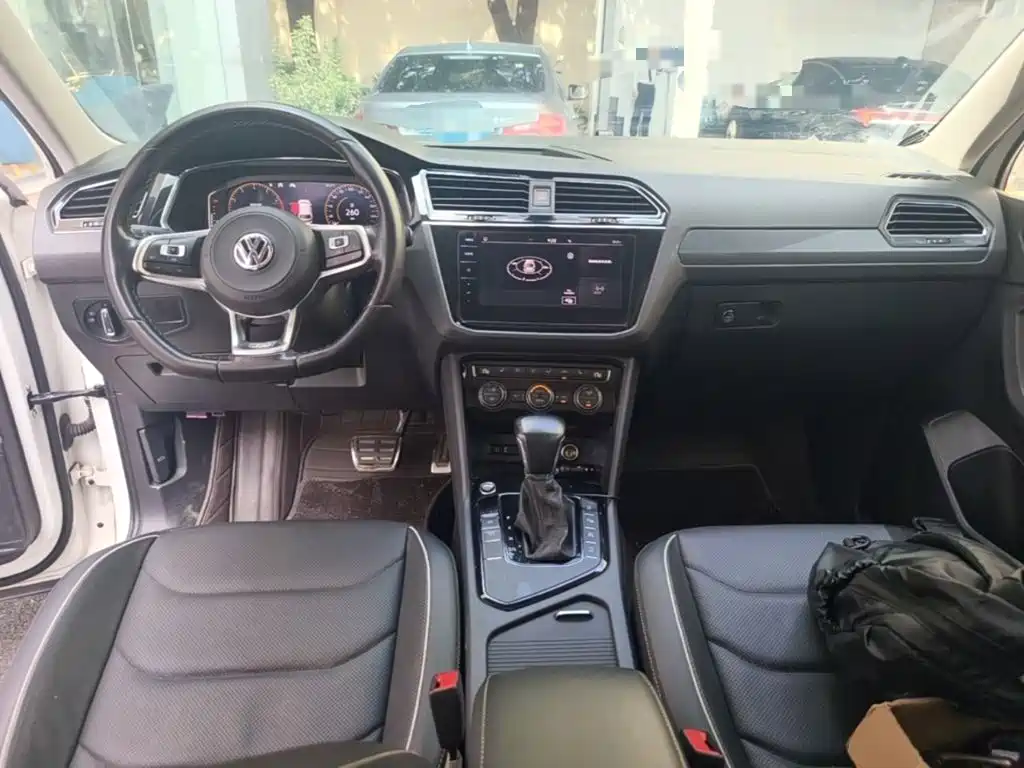 Volkswagen Tiguan L — миниатюра 10