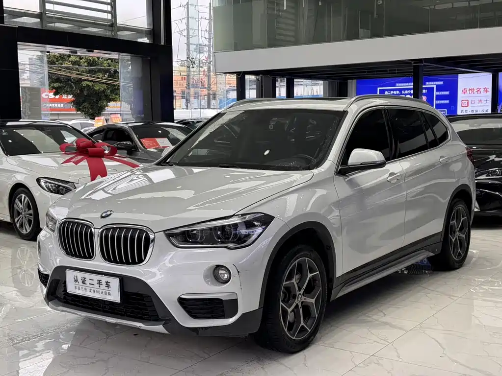 Купить BMW X1