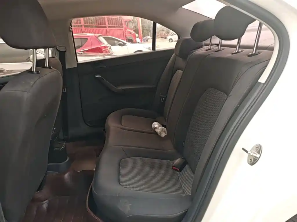 Volkswagen Santana — миниатюра 17