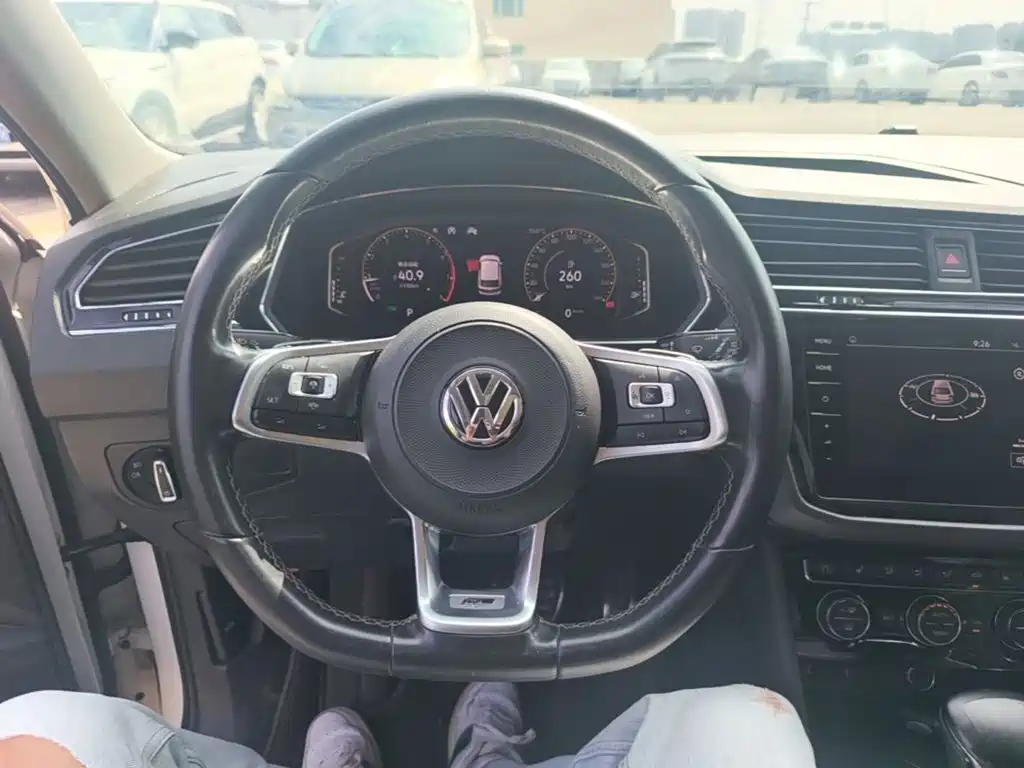 Volkswagen Tiguan L — миниатюра 11