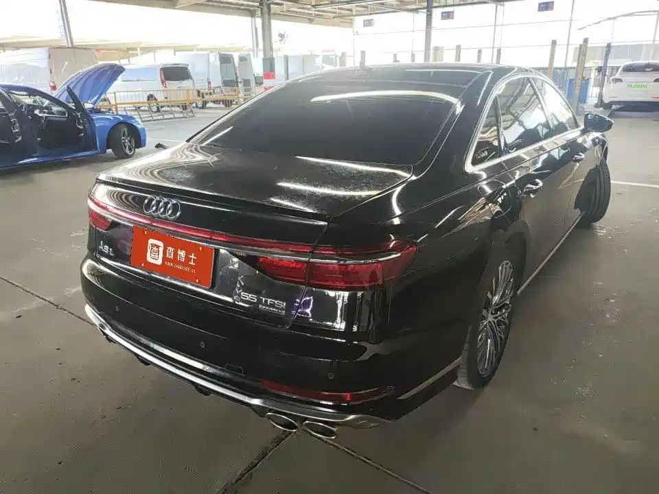 Audi A8 — миниатюра 5