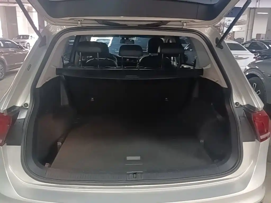 Volkswagen Tiguan L — миниатюра 19
