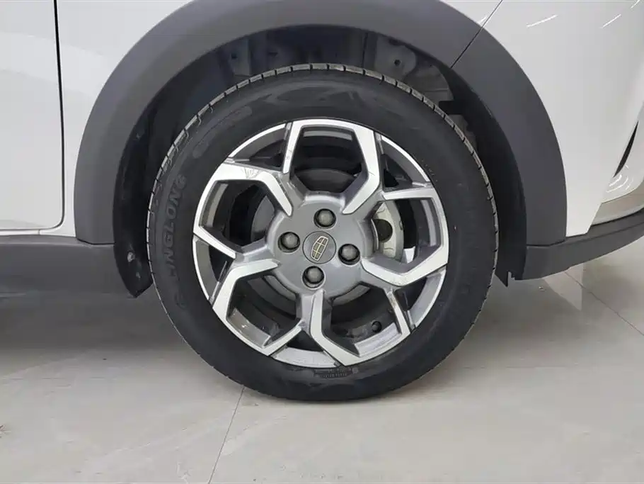 Geely X1 2017 1.3L AT