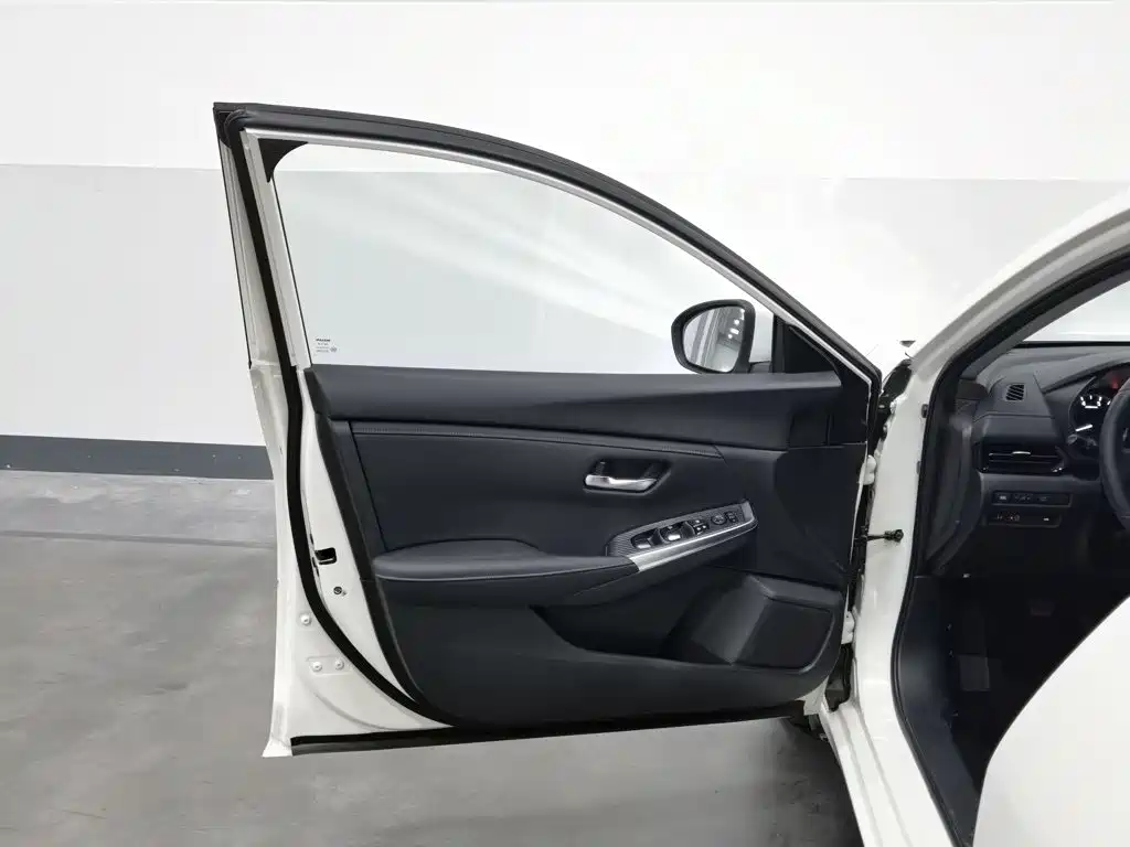 Nissan Sylphy — миниатюра 8