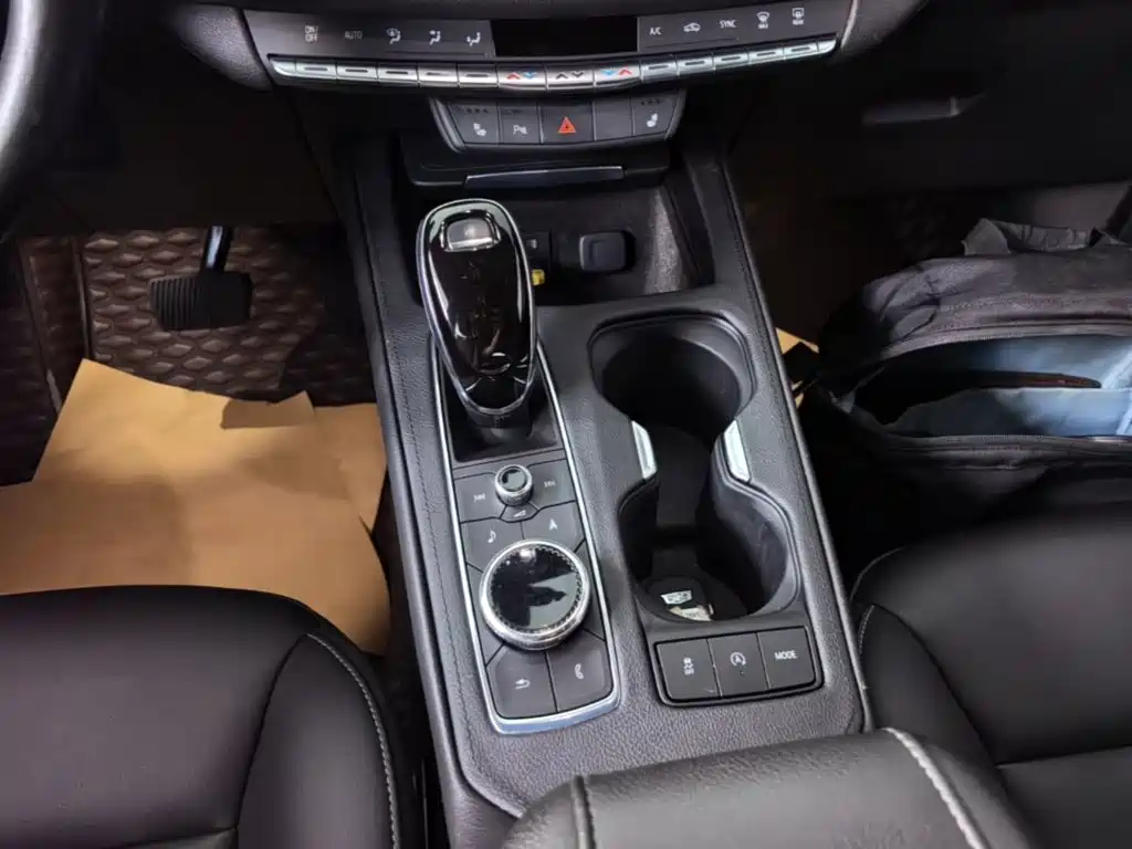 Cadillac XT4 — миниатюра 14