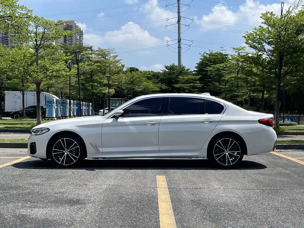 BMW 5 Series — миниатюра 18