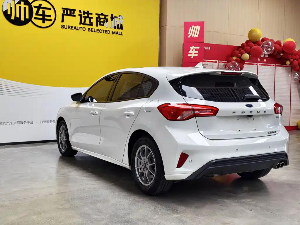 Ford Focus Hatchback EcoBoost 180 Auto Edge Trend Type, фото 6