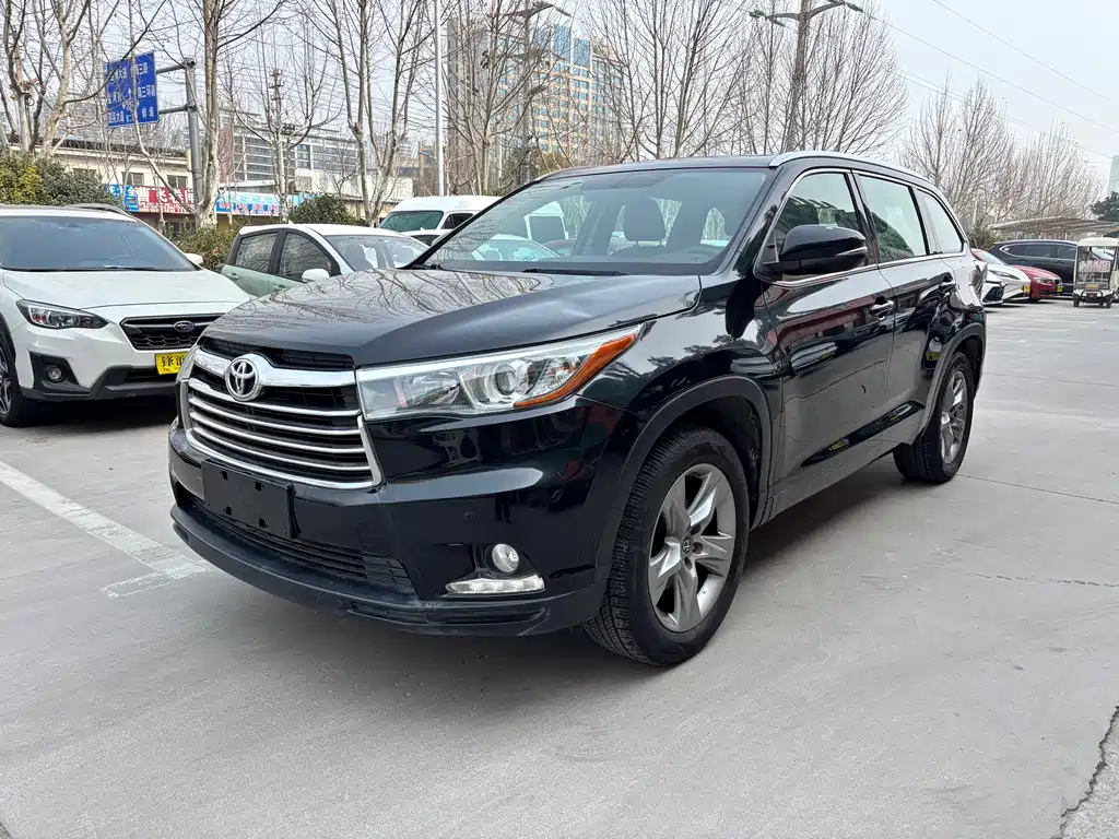 TOYOTA HIGHLANDER