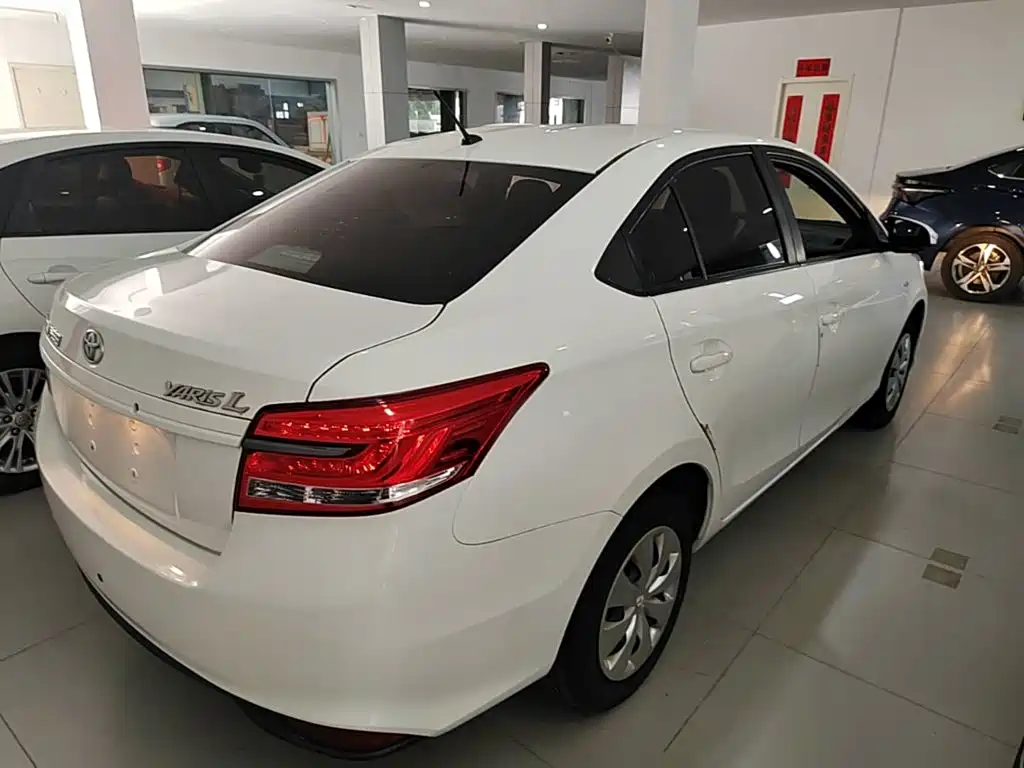 Toyota Yaris L — миниатюра 7