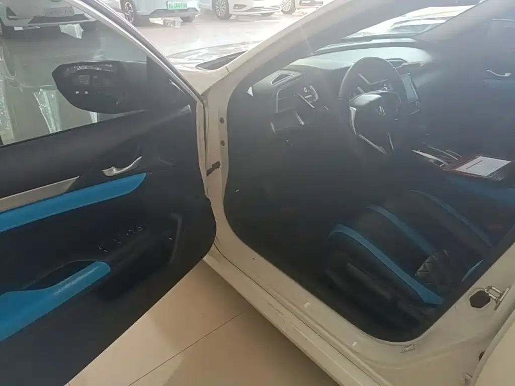 Honda Civic — миниатюра 16