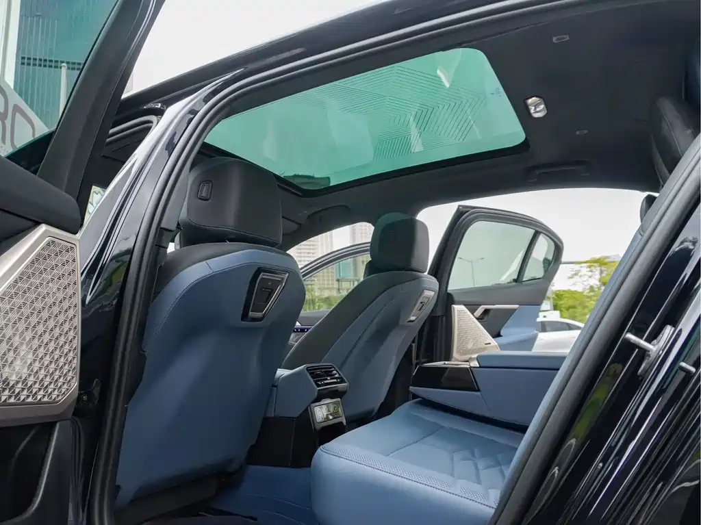 BMW 5 Series — миниатюра 27
