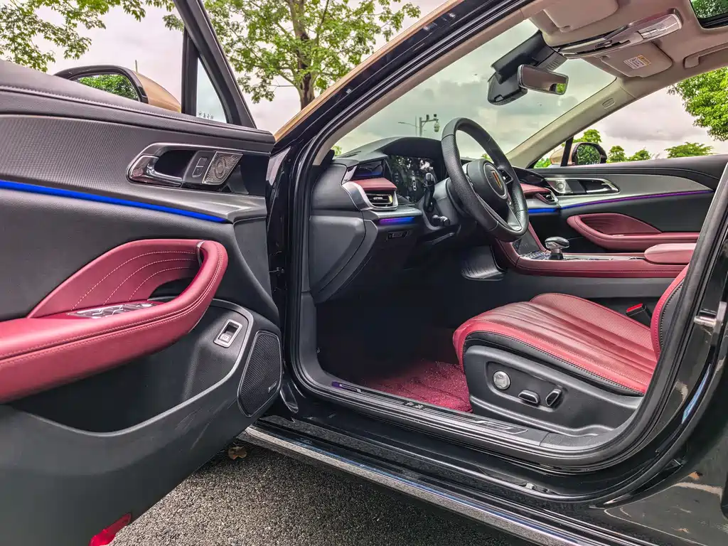 Hongqi Hongqi H5 — миниатюра 8