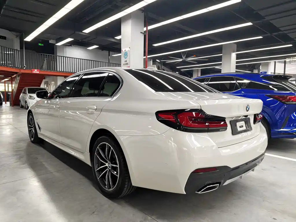 BMW 5 Series — миниатюра 19