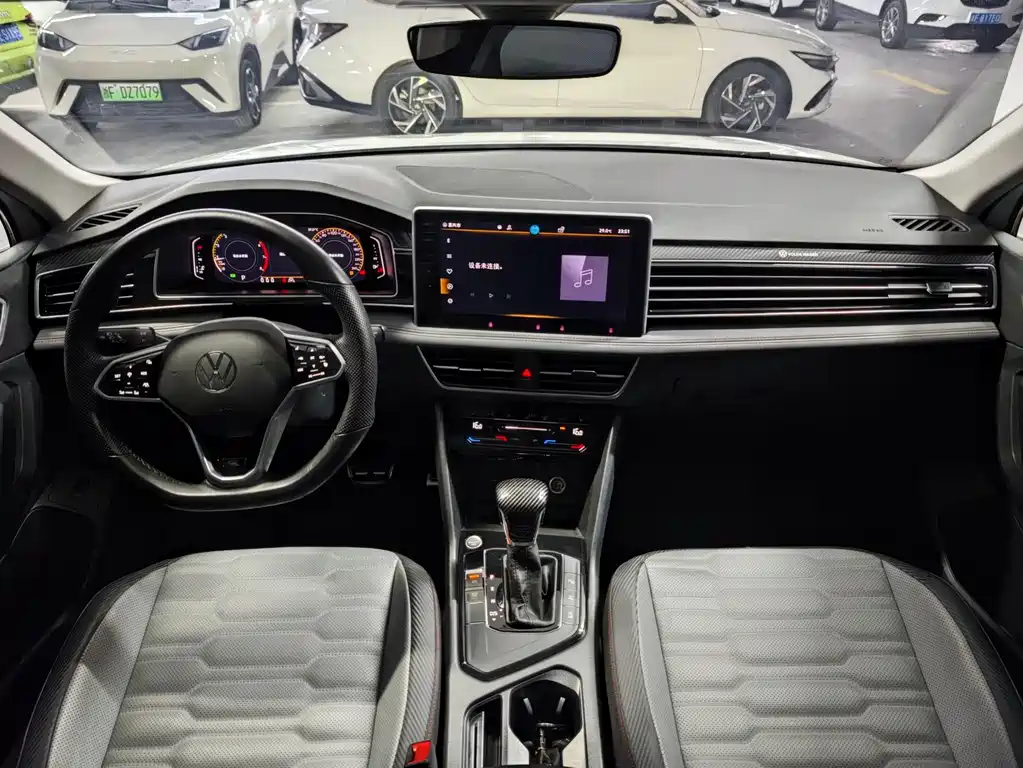 Volkswagen Tiguan X — миниатюра 6