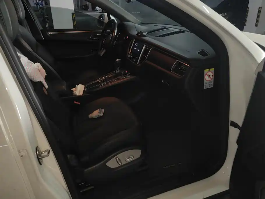 Porsche Macan — миниатюра 8