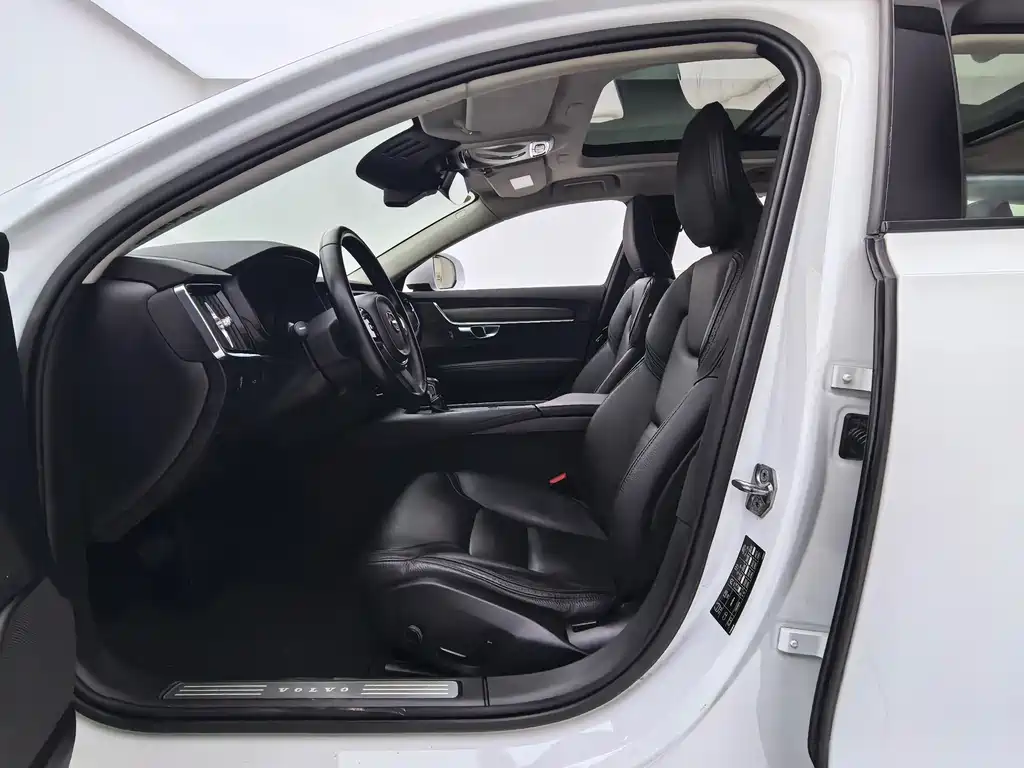 Volvo V90 2019 Cross Country T5 AWD V