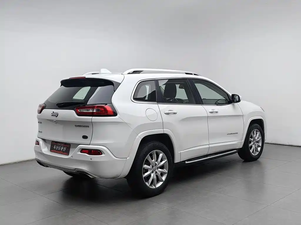Jeep Cherokee — миниатюра 2