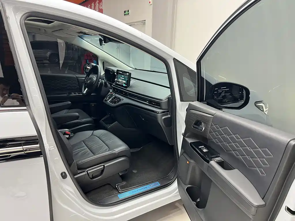 Honda Elysion — миниатюра 10