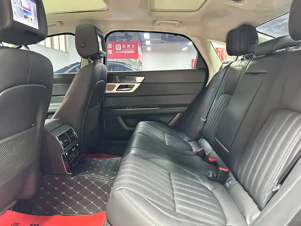 Jaguar XFL — миниатюра 9