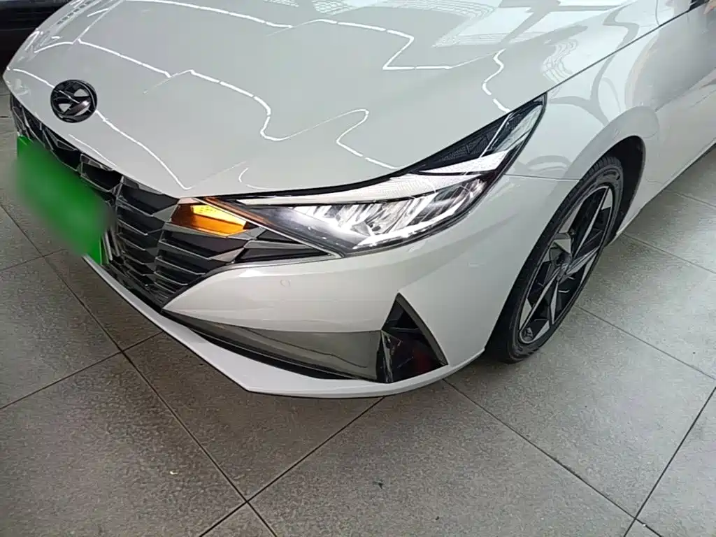 Hyundai Elantra — миниатюра 24