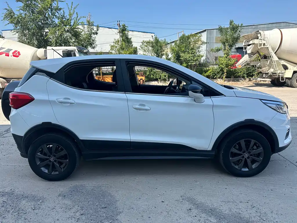 BYD Yuan EV — миниатюра 4
