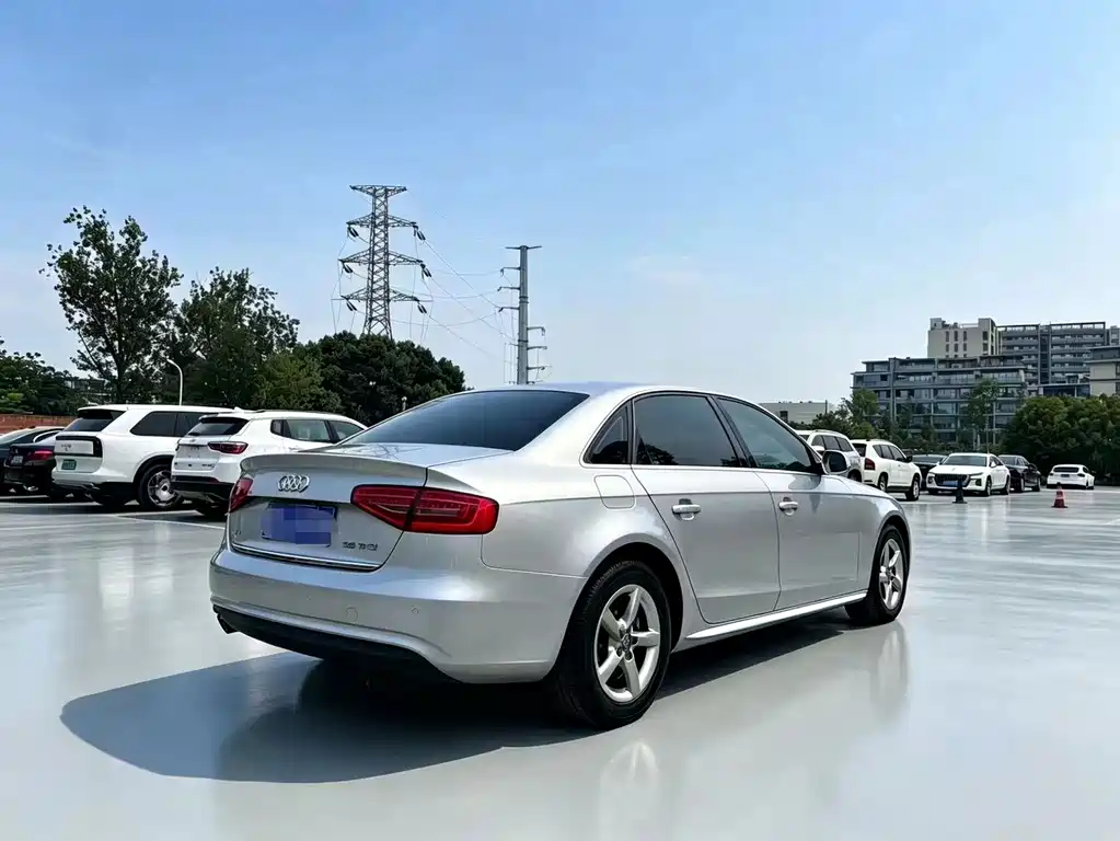 Audi A4L 2013 35 TFSI AT Comfort