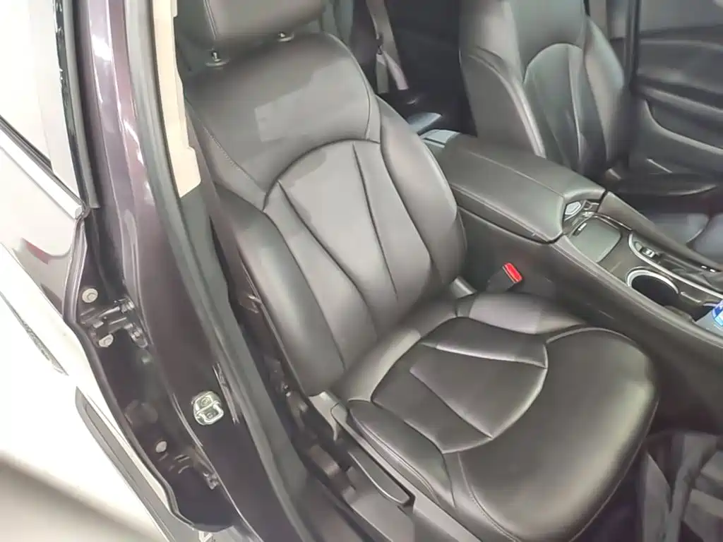 Buick Envision Plus — миниатюра 25