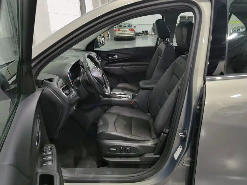 Chevrolet Equinox — миниатюра 10