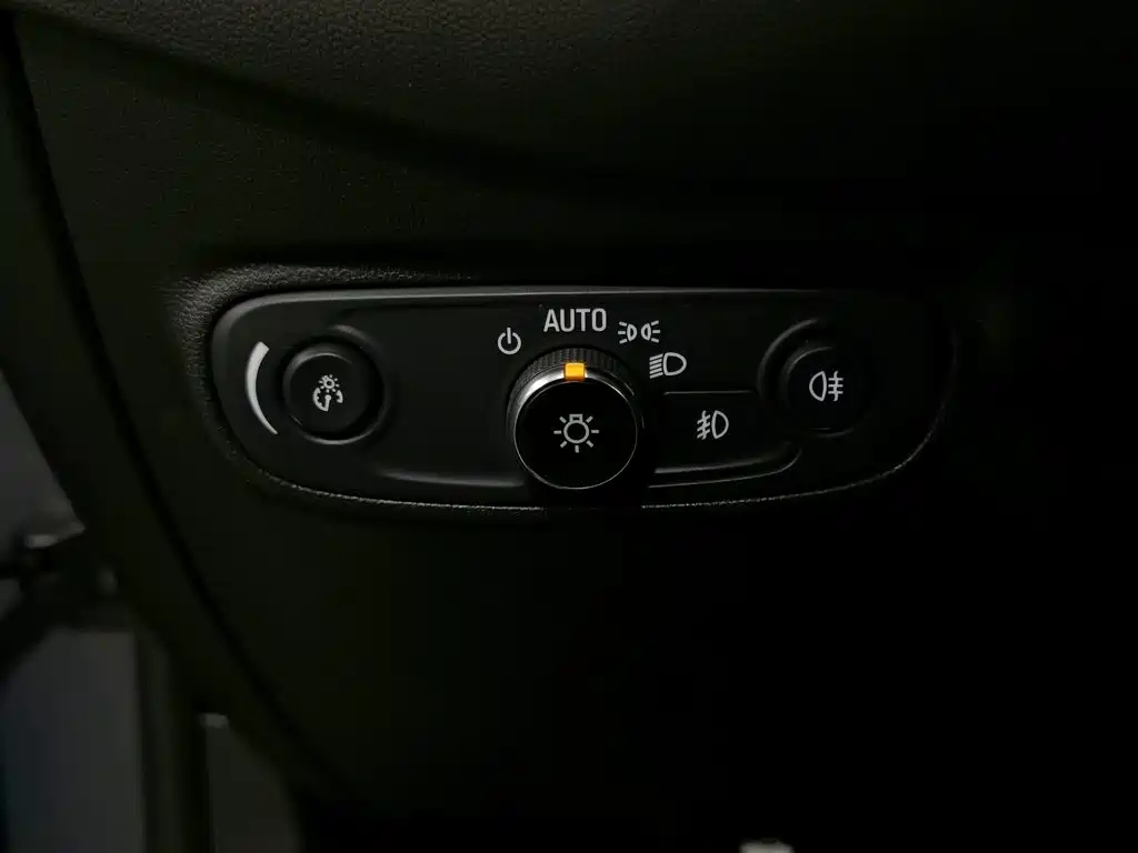 Chevrolet Equinox — миниатюра 21