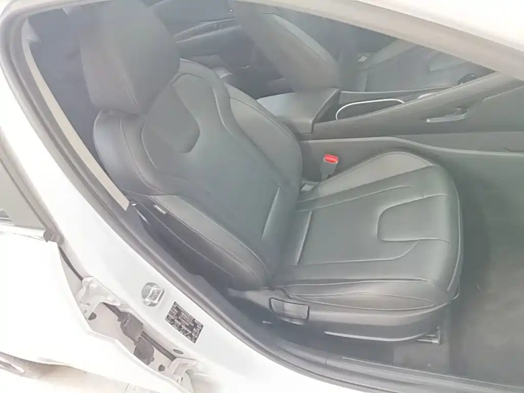 Hyundai Elantra — миниатюра 25