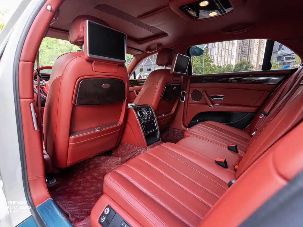 Bentley Flying Spur — миниатюра 12