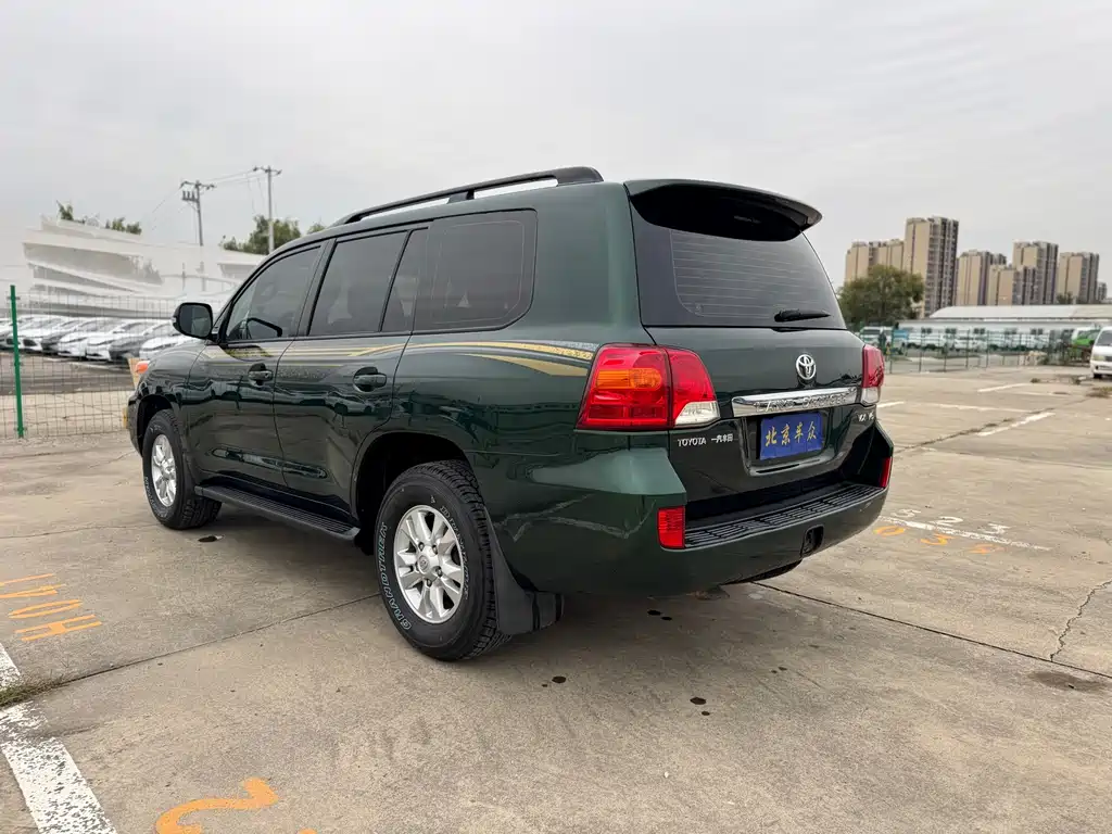 Toyota Land Cruiser 2012 4.0L AT VX