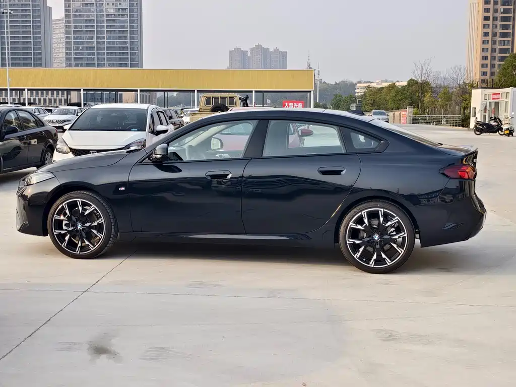 BMW 2 Series 2 2025 225L M Sport