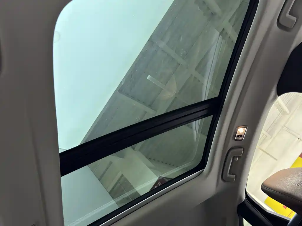 Volvo S90 PHEV — миниатюра 6