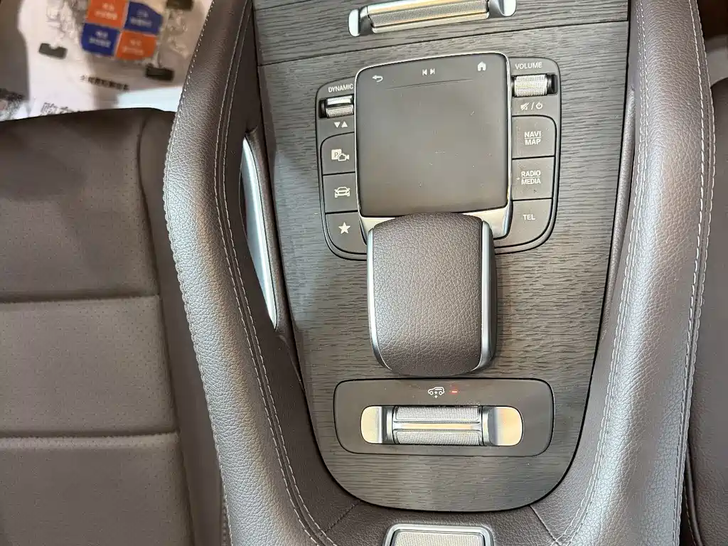 Mercedes-Benz GLS — миниатюра 13