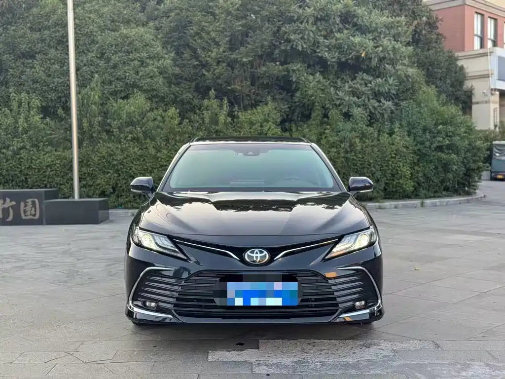 Toyota Camry — миниатюра 2