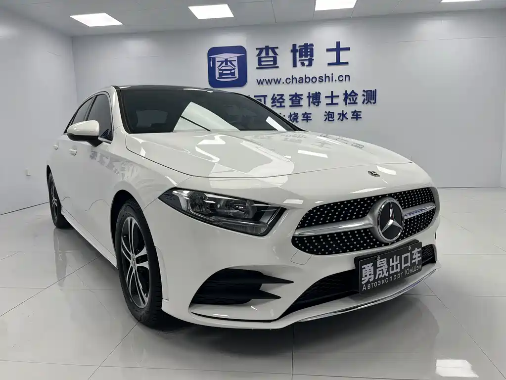 Mercedes-Benz A-Class Facelift A 180 L Sport Sedan, фото 3