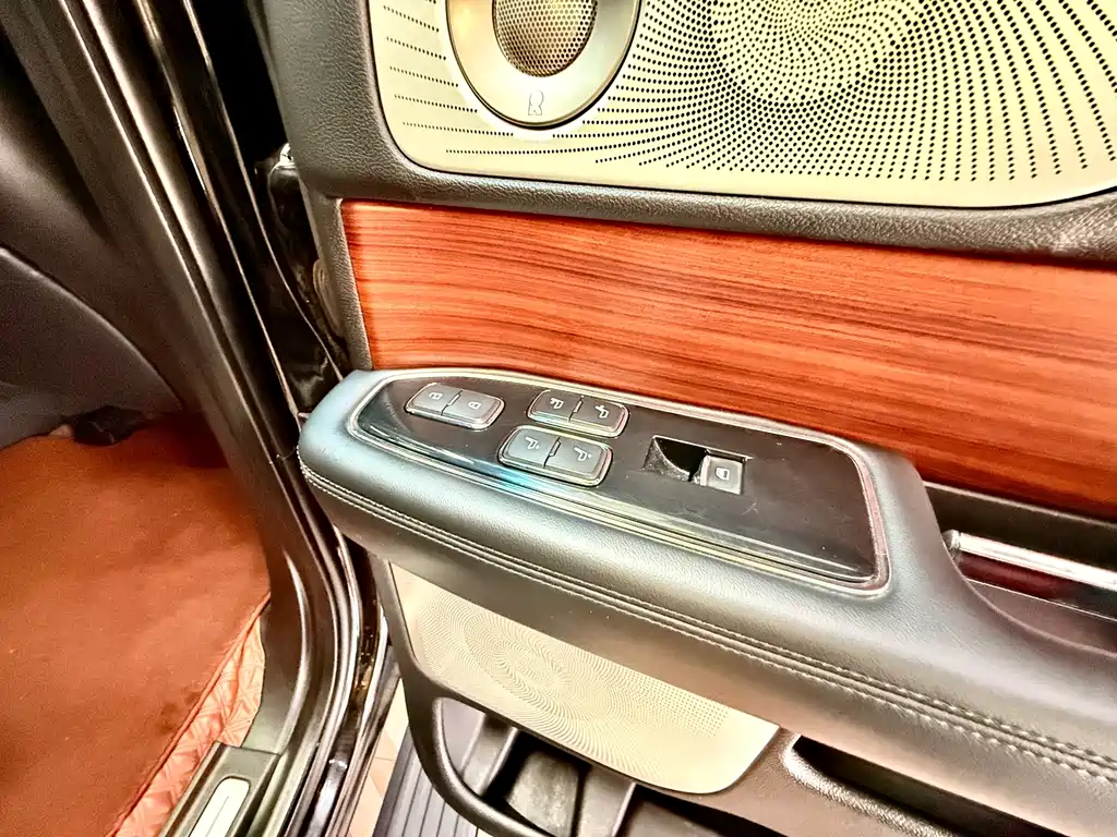 Lincoln Navigator — миниатюра 12