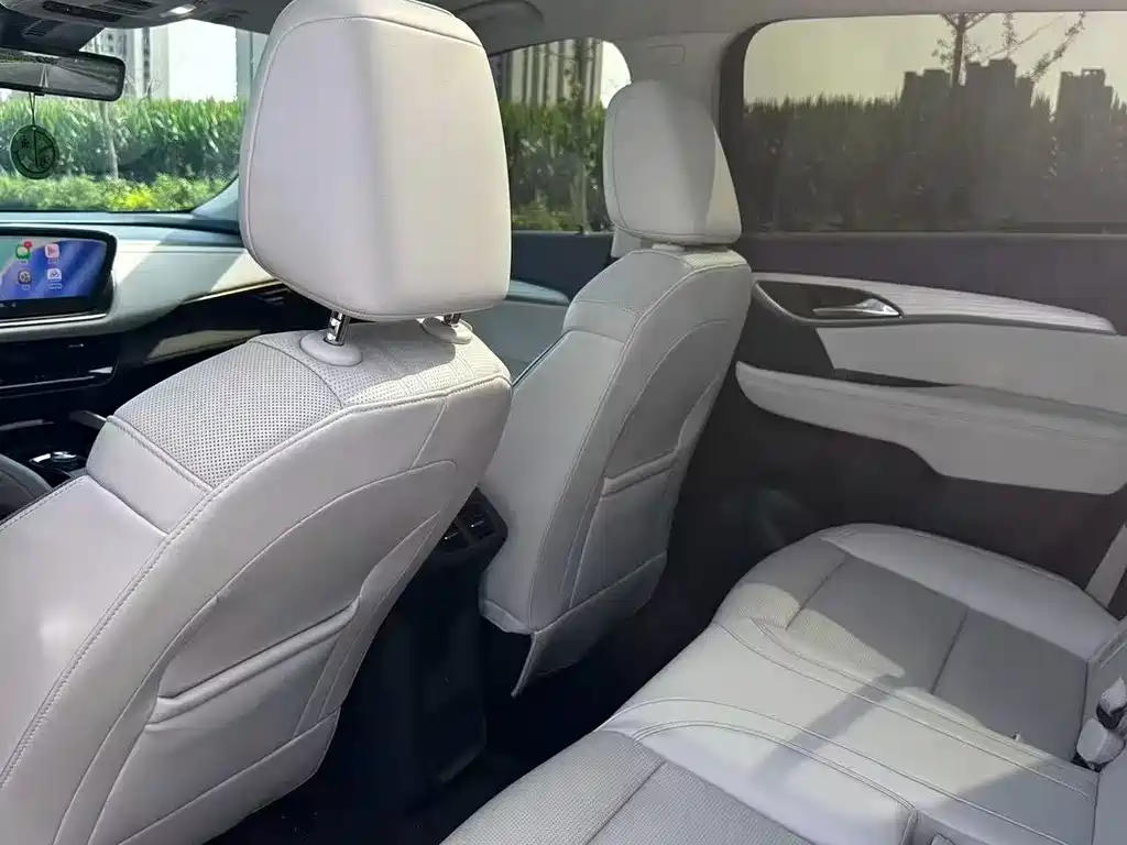 Buick Envision Plus — миниатюра 8