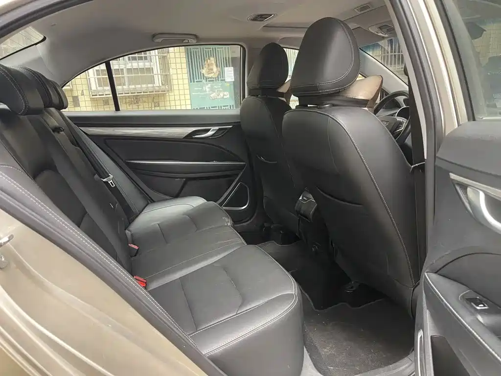 Geely Emgrand — миниатюра 8