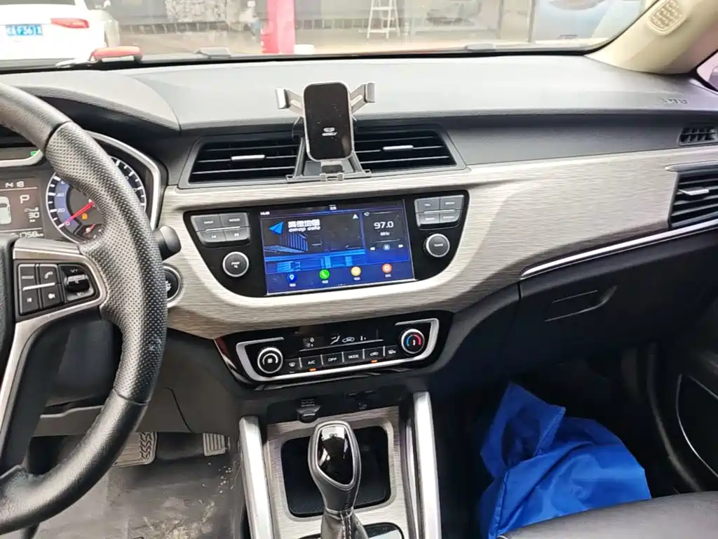 Geely Vision X3 — миниатюра 13