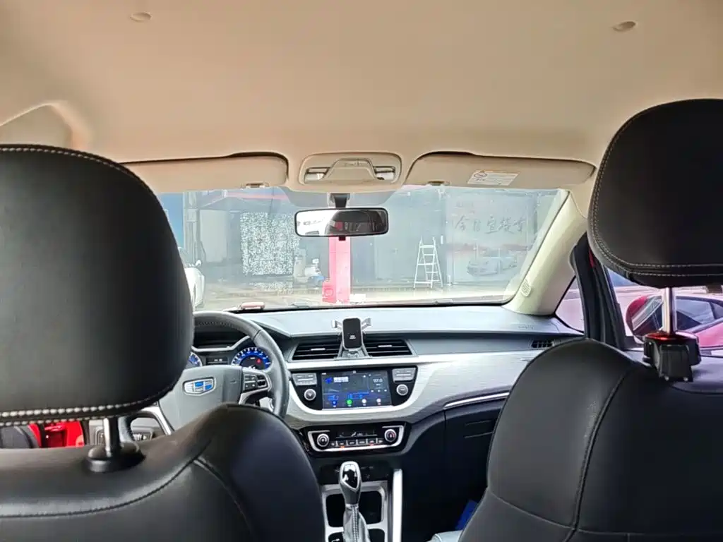 Geely Vision X3 — миниатюра 18
