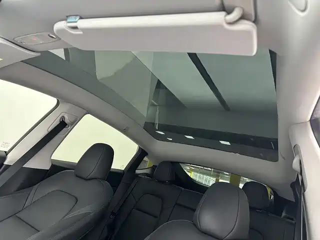 Tesla Model Y — миниатюра 14