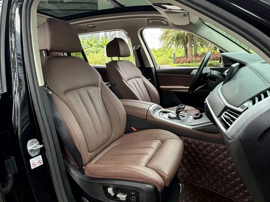 BMW X7 — миниатюра 11