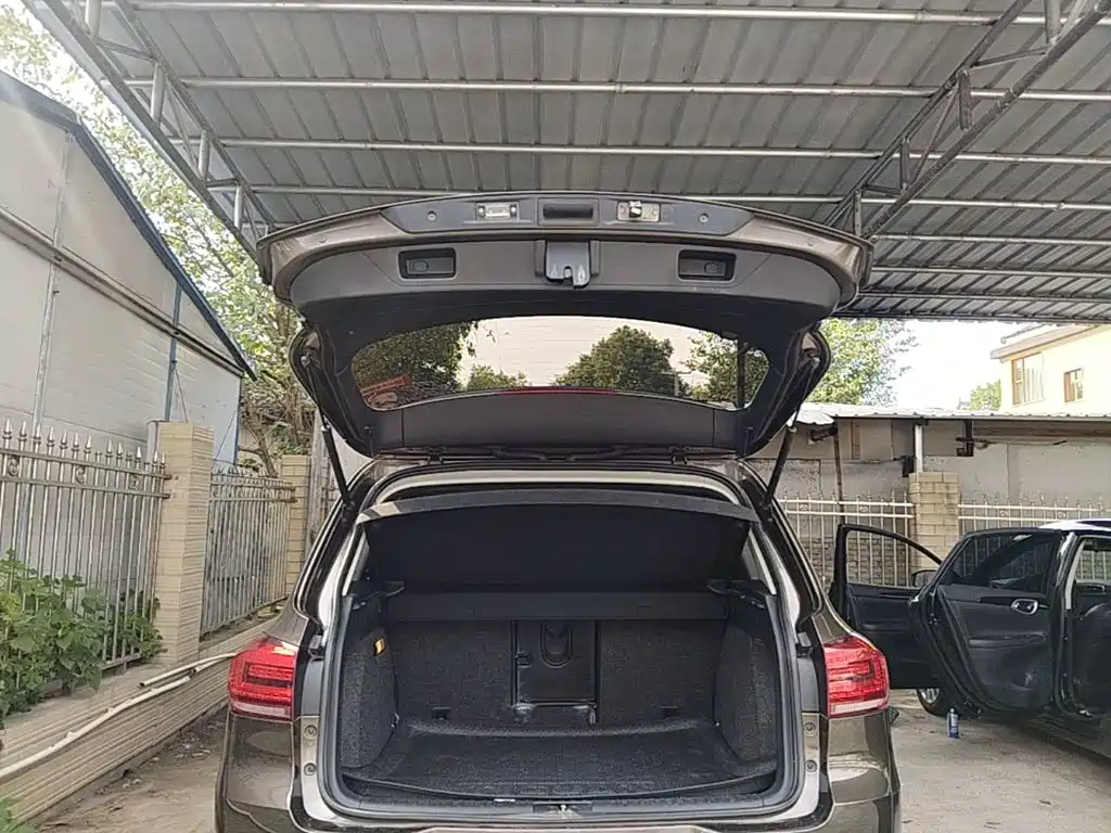 Volkswagen Tiguan — миниатюра 19