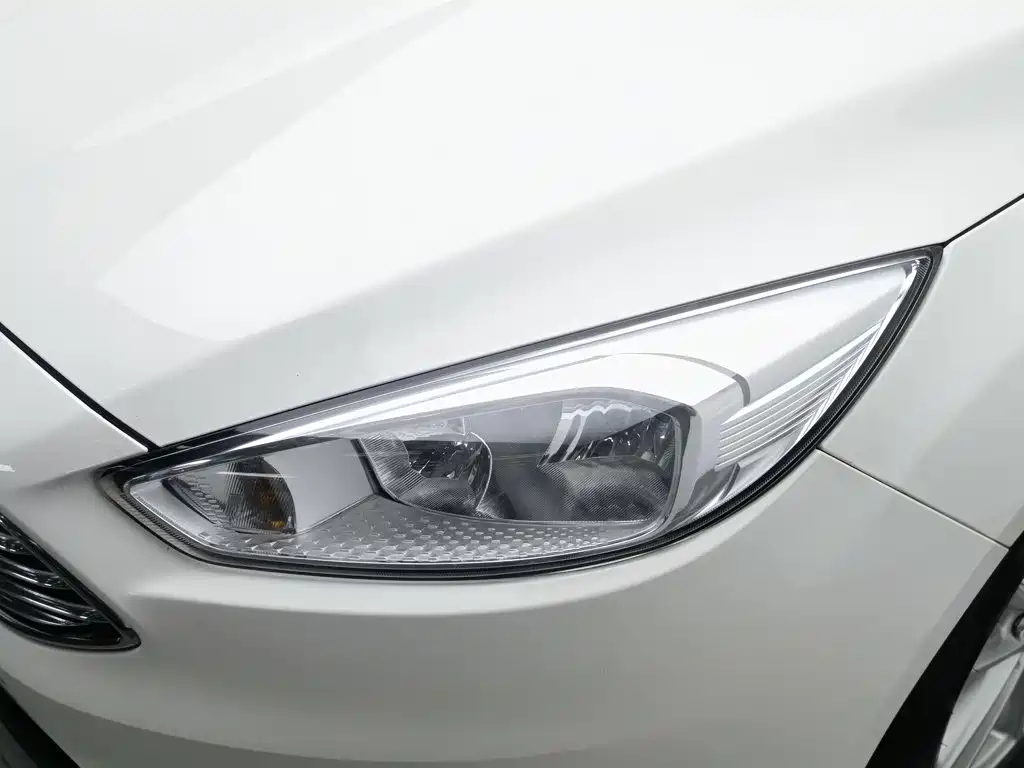 Ford Focus — миниатюра 7