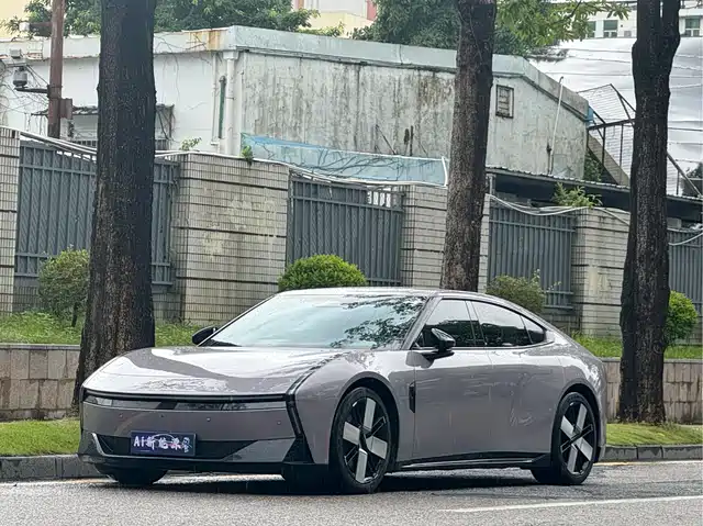2025 Xpeng P7