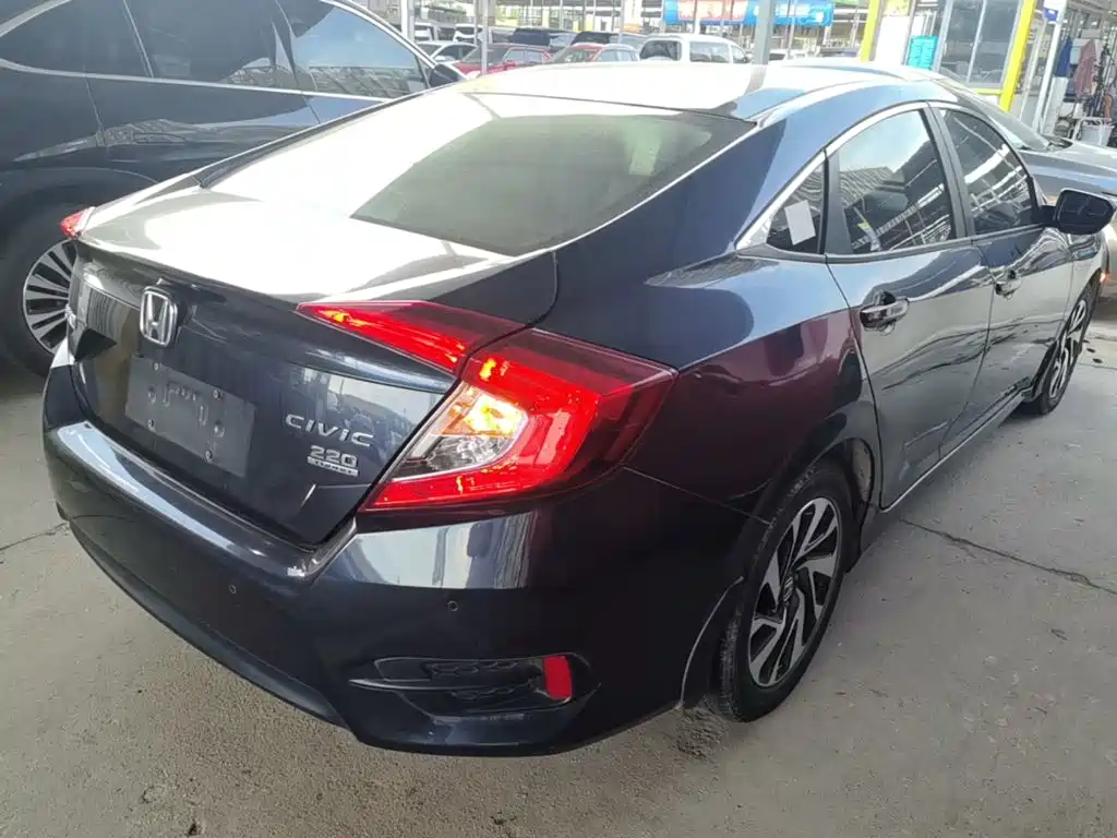 Honda Civic — миниатюра 7