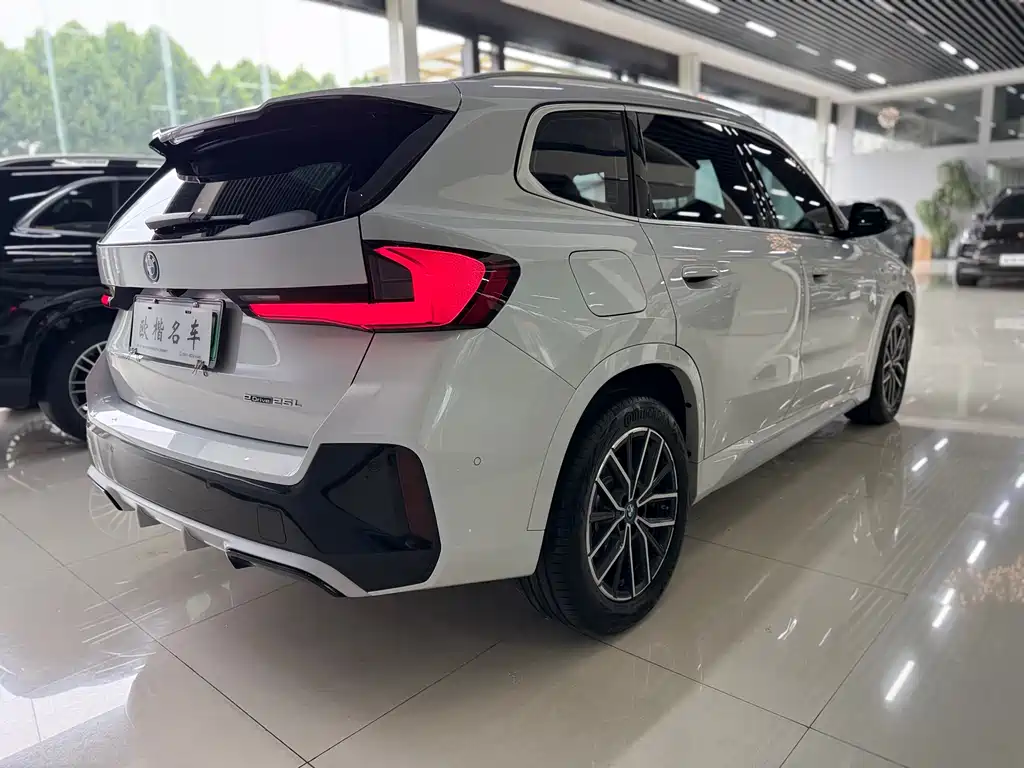 BMW iX1 2025 eDrive25L M Sport