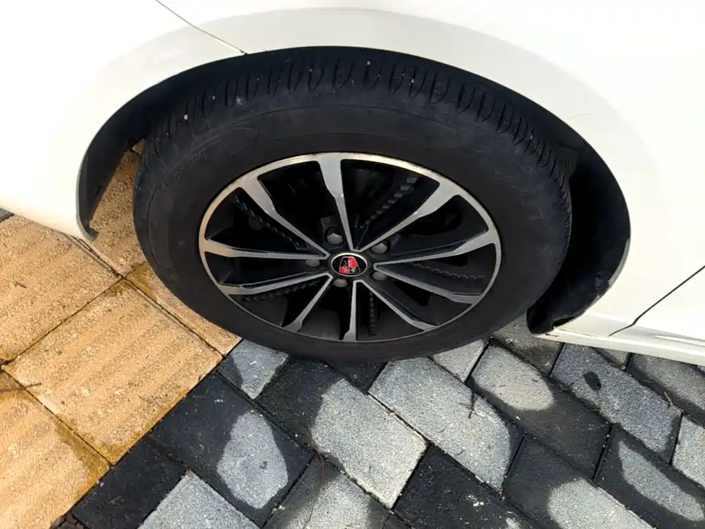 Roewe i5 — миниатюра 23